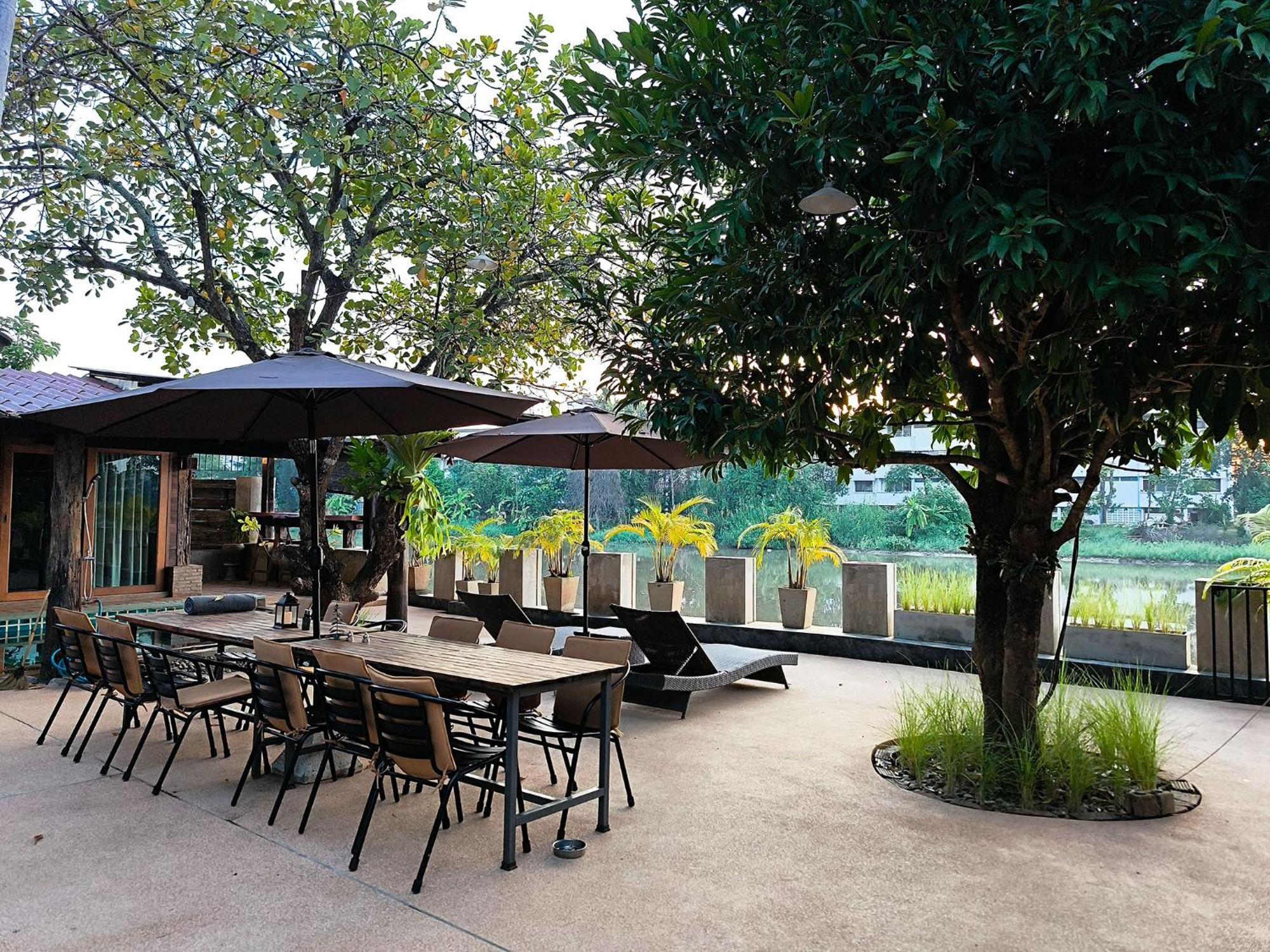 Tolani Riverside Villa Чиангмай Екстериор снимка