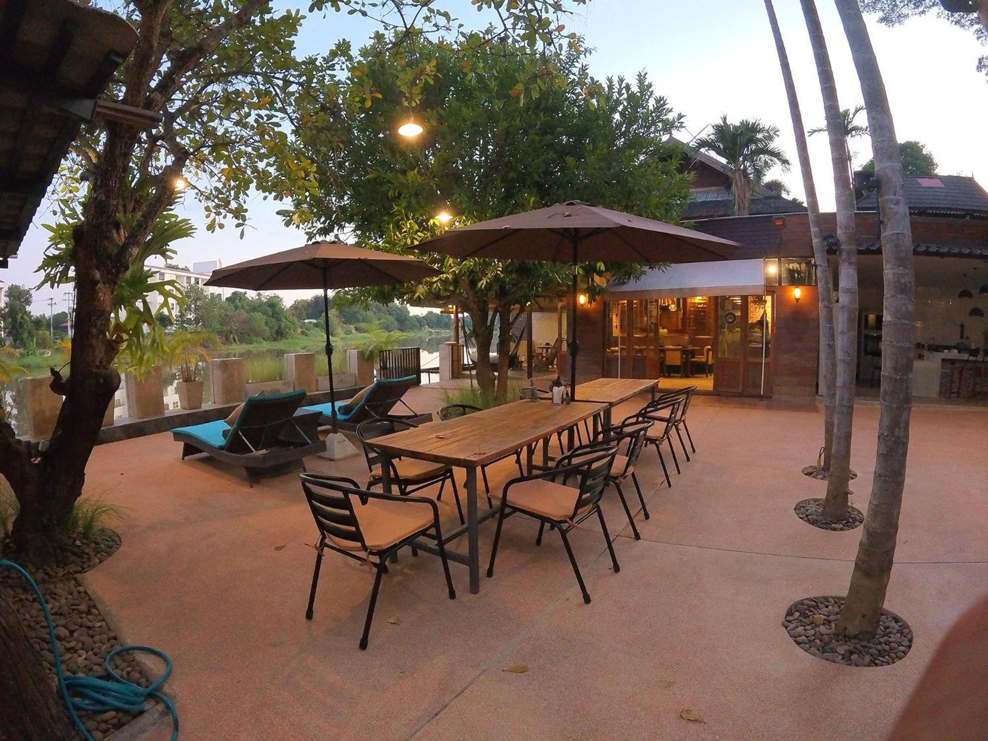 Tolani Riverside Villa Чиангмай Екстериор снимка